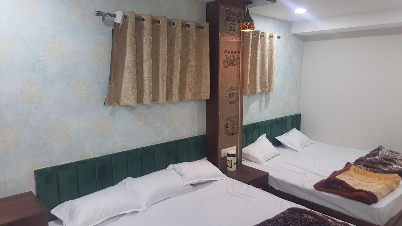 Green Leaf Hotel Удджайн Экстерьер фото
