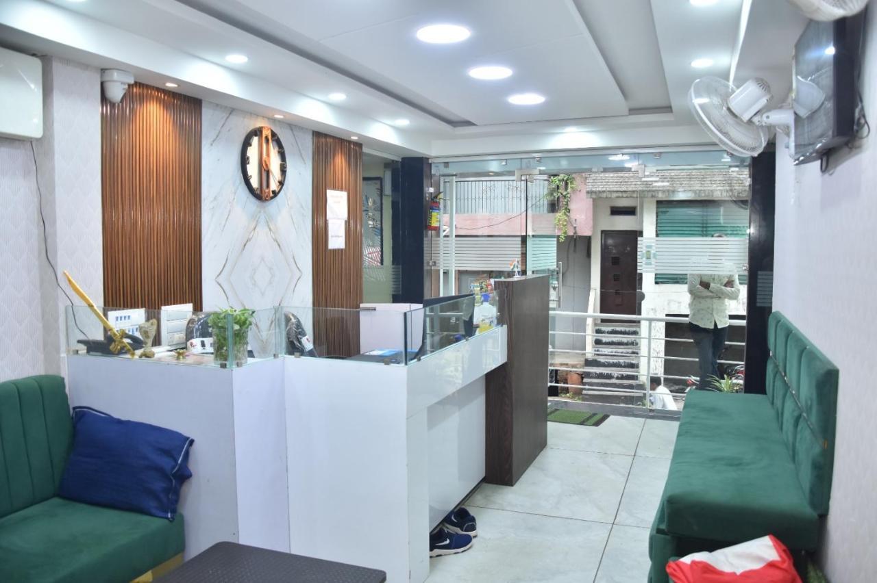 Green Leaf Hotel Удджайн Экстерьер фото