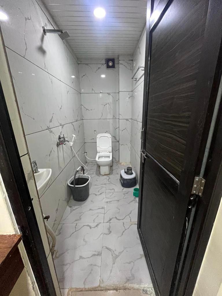 Green Leaf Hotel Удджайн Экстерьер фото