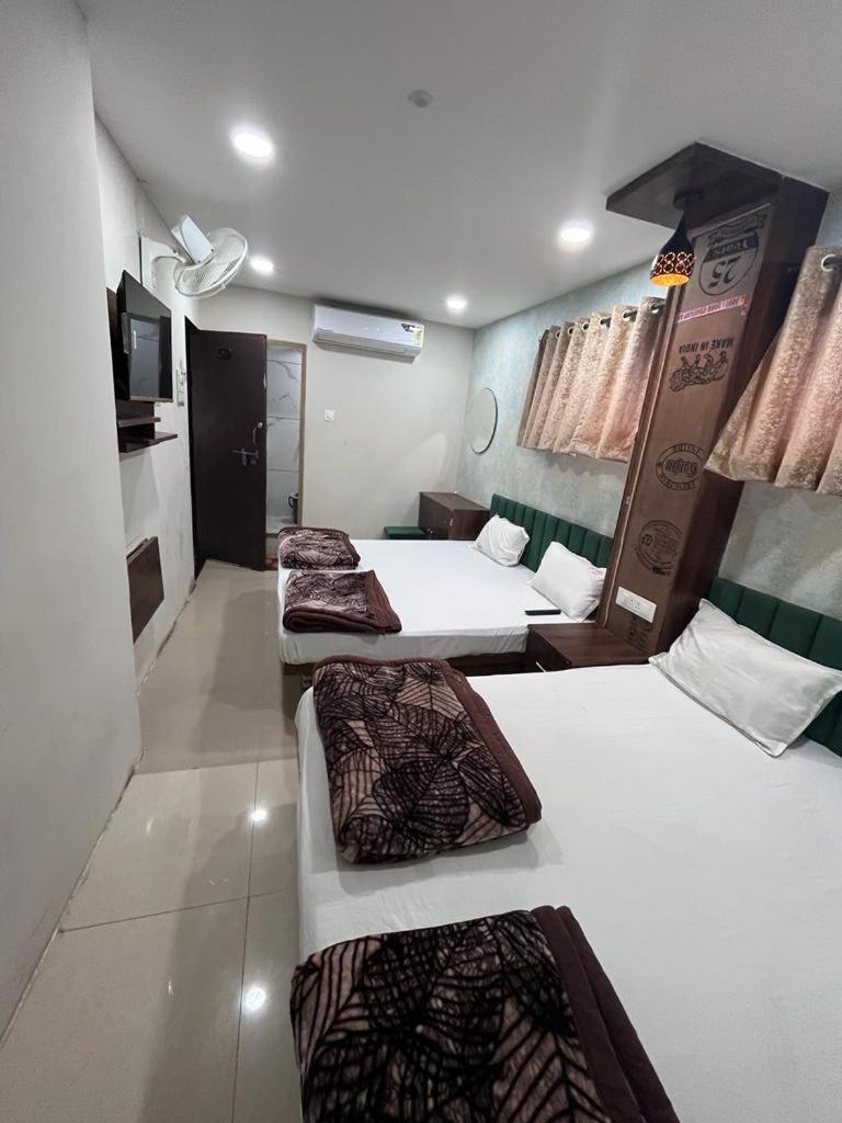 Green Leaf Hotel Удджайн Экстерьер фото