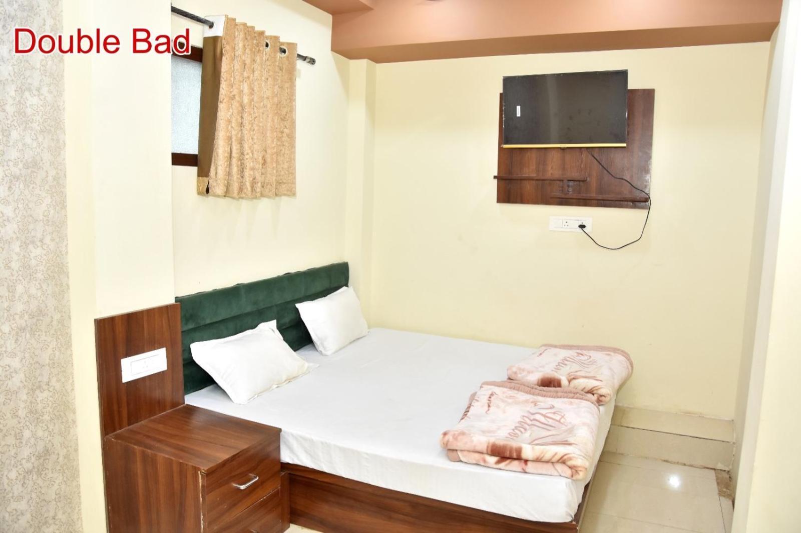 Green Leaf Hotel Удджайн Экстерьер фото