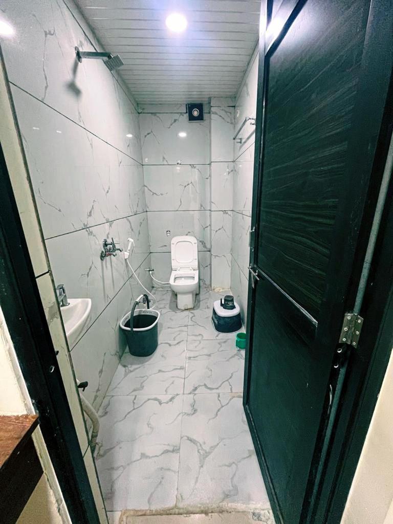 Green Leaf Hotel Удджайн Экстерьер фото