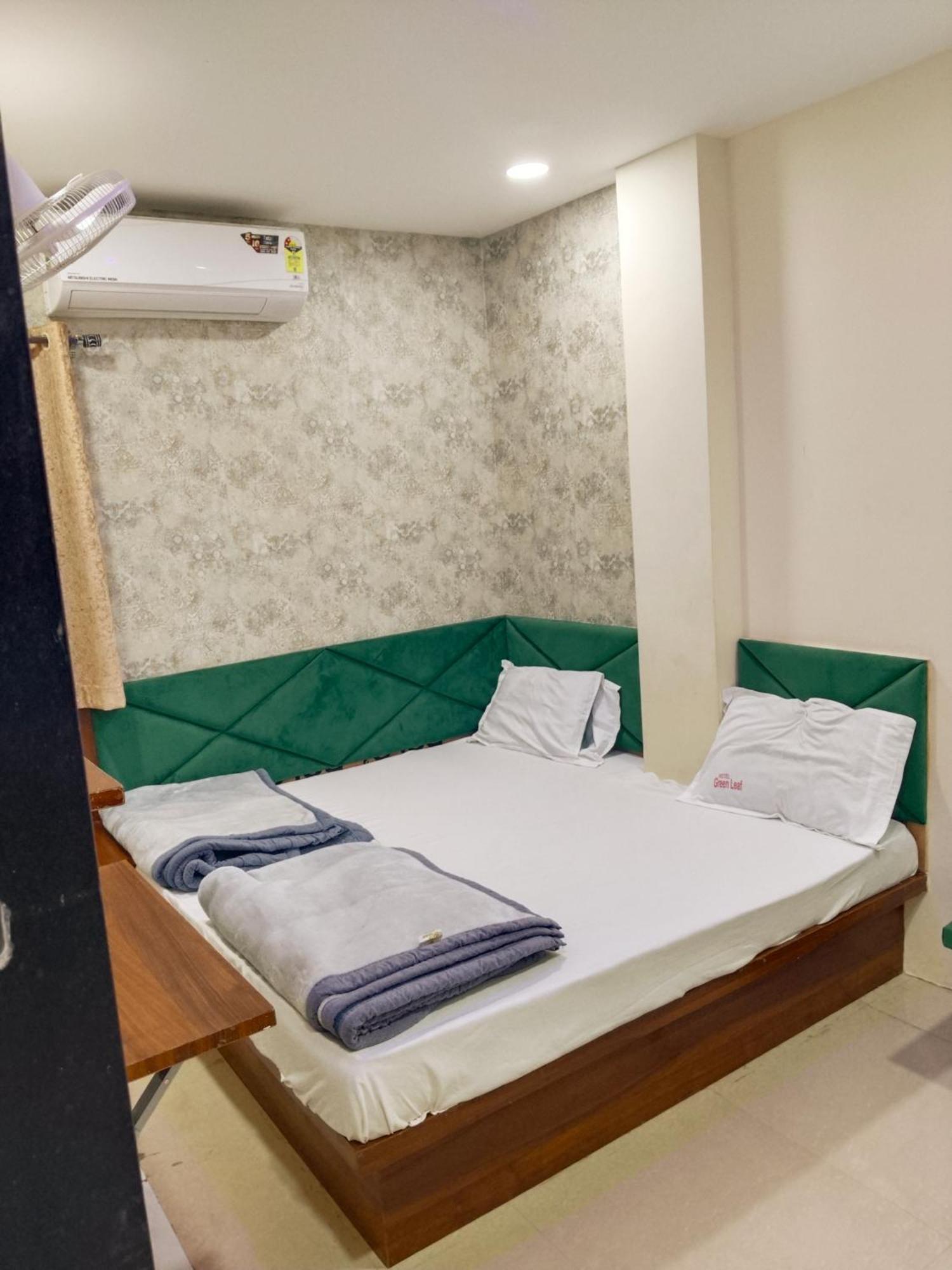 Green Leaf Hotel Удджайн Экстерьер фото