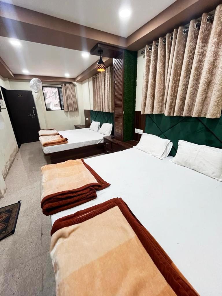 Green Leaf Hotel Удджайн Экстерьер фото